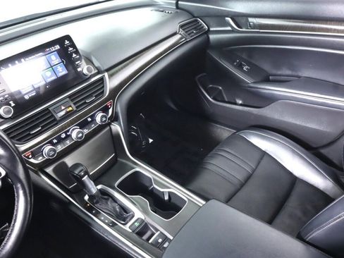 Used 2018 Honda Accord EX-L image 32
