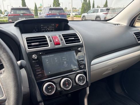 Used 2016 Subaru Forester 2.5i Limited AWD/4WD image 3