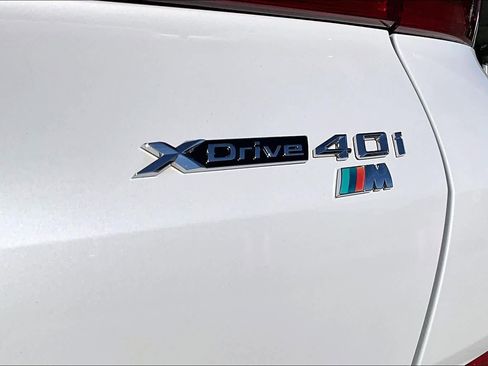Used 2022 BMW X6 xDrive40i w/ Executive Package image 9