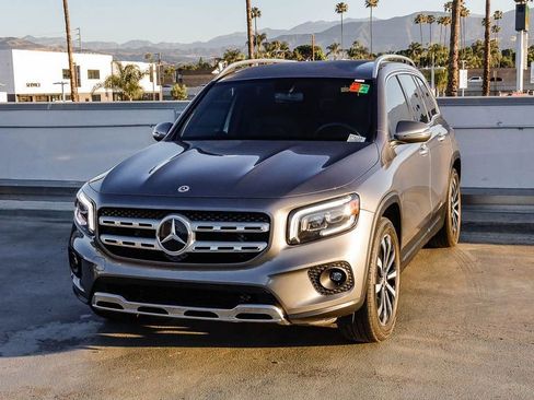 Used 2021 Mercedes-Benz GLB 250 4MATIC image 4