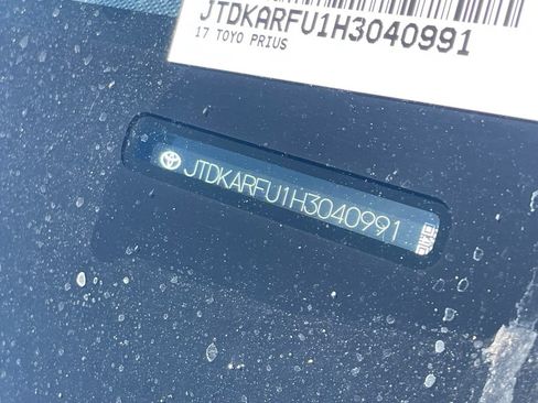 Used 2017 Toyota Prius Three w/ Carpet Mat Package FWD image 13