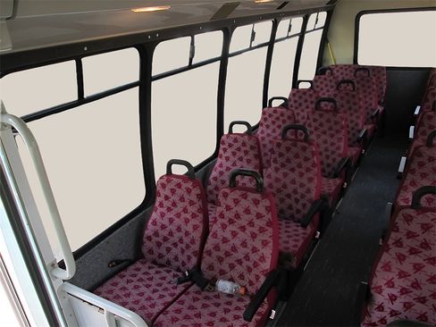 Used 2003 Ford E-450 and Econoline 450 image 19