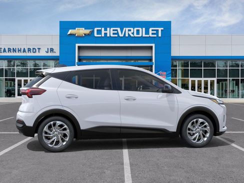 Used 2027 Chevrolet Bolt LT w/ Comfort Package FWD image 7