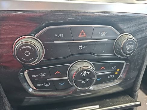 Used 2018 Chrysler 300 Touring w/ Sport Appearance Package RWD image 15