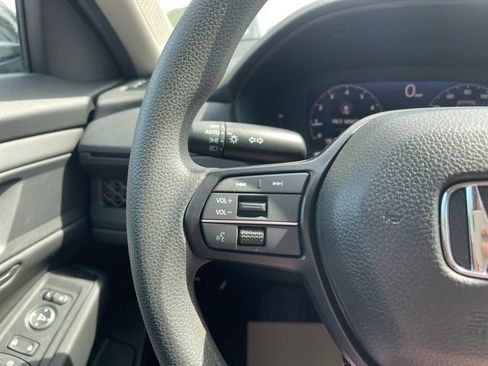 Certified 2025 Honda Accord SE image 22