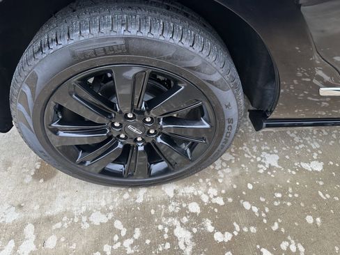 Used 2024 Lincoln Navigator Reserve AWD/4WD image 5