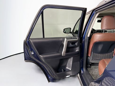 Used 2016 Toyota 4Runner Limited image 27