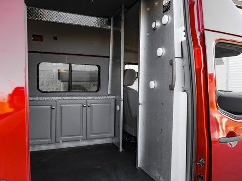 Used 2021 Nissan NV 3500 SV w/ Back Door Glass Package image 31