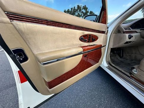Used 2006 Maybach 57 RWD image 38