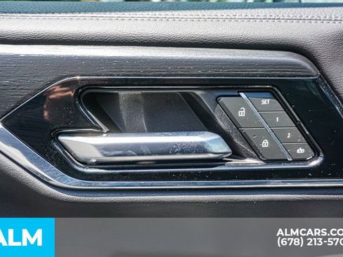 Used 2025 GMC Yukon XL Denali image 51