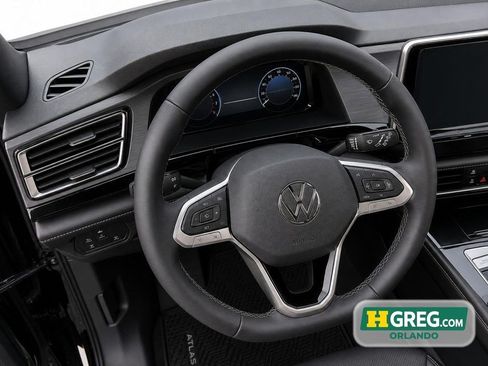 Used 2024 Volkswagen Atlas Cross Sport SE w/ Panoramic Sunroof Package AWD/4WD image 10