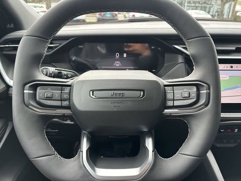 New 2026 Jeep Cherokee Overland image 12