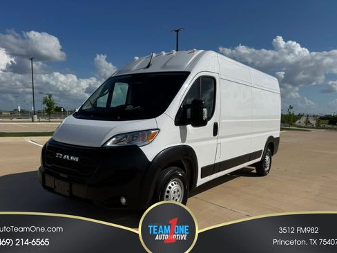 Used 2025 RAM ProMaster 2500 w/ Convenience Group image 1