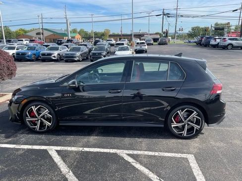 Used 2026 Volkswagen GTI SE FWD image 2