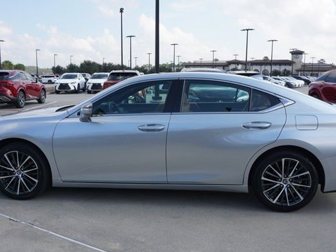 Certified 2024 Lexus ES 350 w/ Premium Package image 5