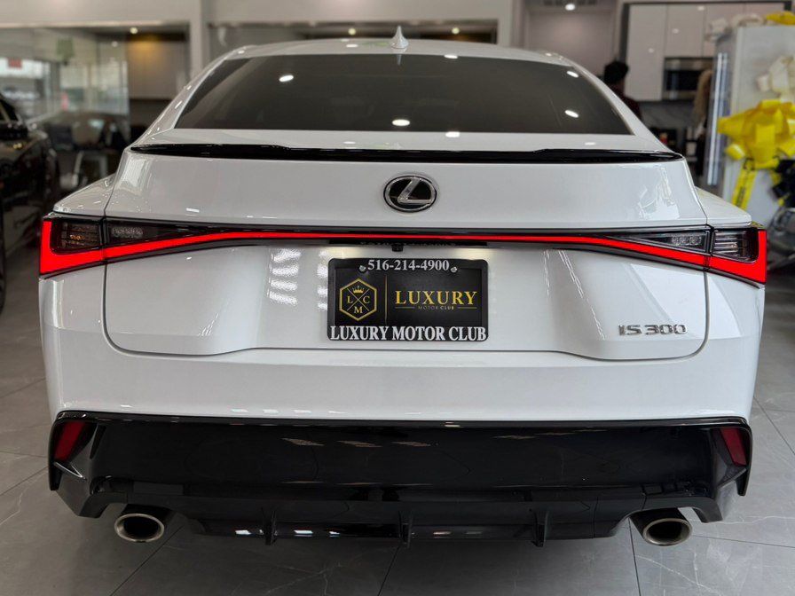 Used 2024 Lexus IS 300 F Sport RWD image 7