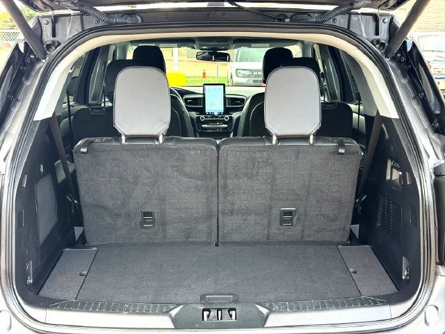 Certified 2023 Ford Explorer Limited w/ Limited Technology Package RWD image 8