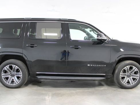 Used 2024 Jeep Wagoneer Series II AWD/4WD image 11