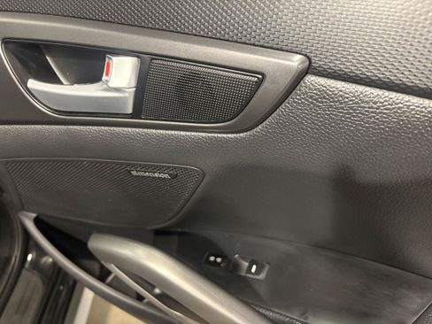Used 2016 Hyundai Veloster Turbo FWD image 41