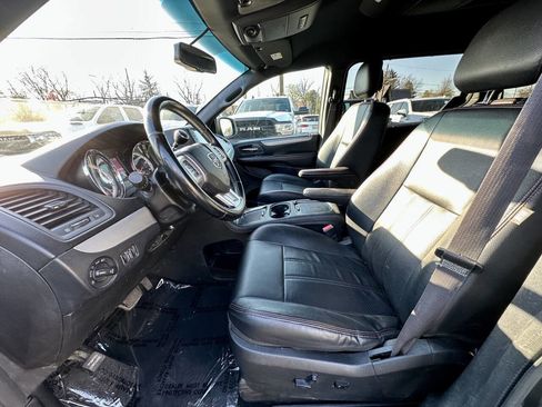 Used 2017 Dodge Grand Caravan GT image 9
