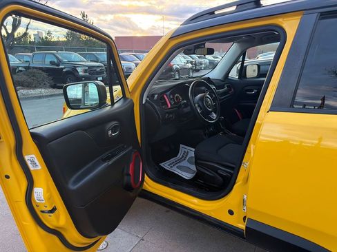 Used 2016 Jeep Renegade Trailhawk image 11