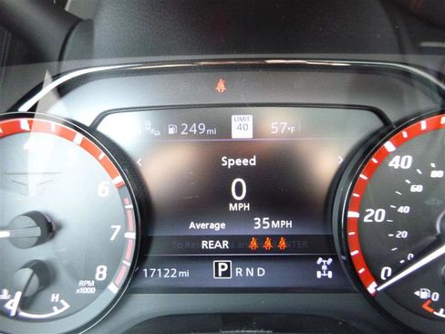 Used 2024 Nissan Titan PRO-4X w/ Pro-4x Convenience Package image 13