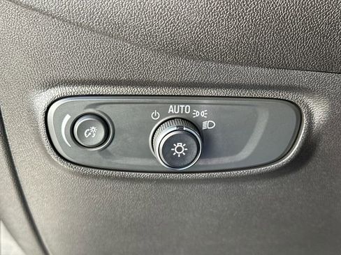 Used 2024 Chevrolet Equinox LT image 25