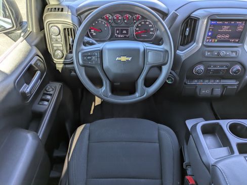 Used 2022 Chevrolet Silverado 1500 Custom image 4