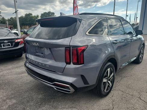 Used 2022 Kia Sorento S w/ Panoramic Sunroof Package FWD image 6