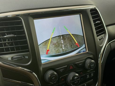 Used 2017 Jeep Grand Cherokee Limited AWD/4WD image 17