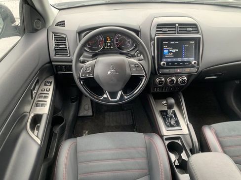Used 2025 Mitsubishi Outlander Sport AWD image 16
