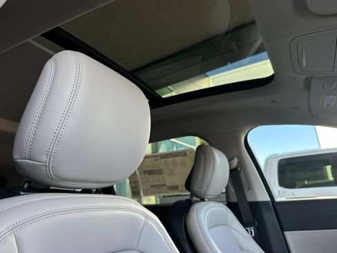 New 2026 Lincoln Nautilus Premier w/ Equipment Group 102A AWD/4WD image 16