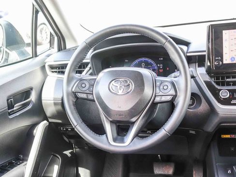 Certified 2026 Toyota Corolla Cross LE w/ Moonroof Package FWD image 18