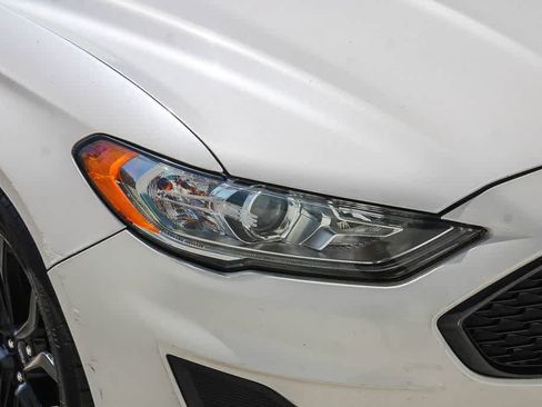 Used 2020 Ford Fusion SE w/ Equipment Group 151A FWD image 10