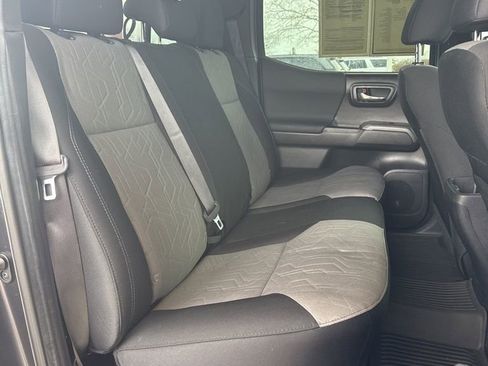 Used 2022 Toyota Tacoma TRD Sport image 21