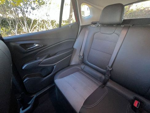 Used 2025 Chevrolet Trax LT image 37