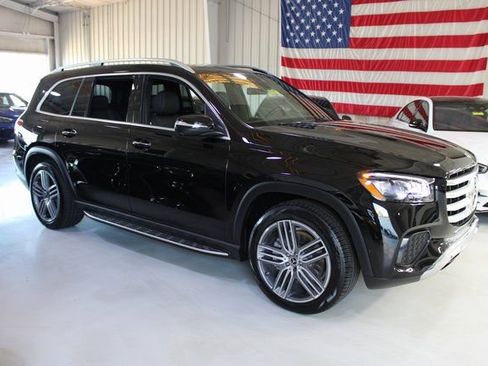 Used 2025 Mercedes-Benz GLS 450 4MATIC image 46
