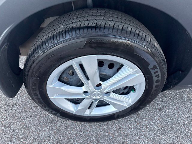 Used 2025 Nissan Kicks Play S FWD image 14