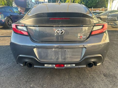Used 2024 Toyota GR86 Premium w/ Performance Package image 6