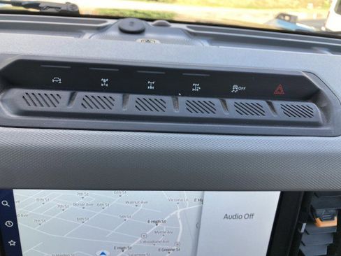 Used 2023 Ford Bronco Badlands image 10