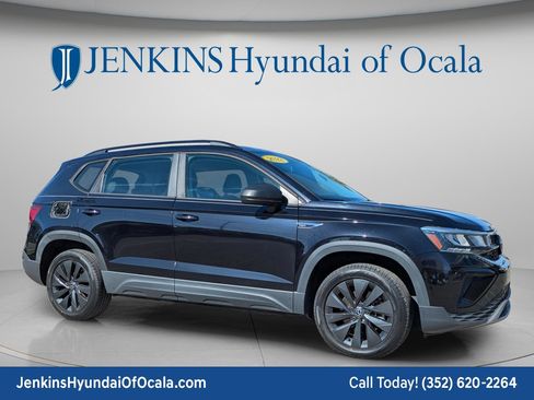 Used 2022 Volkswagen Taos S FWD image 2