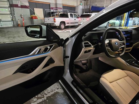 Used 2025 BMW i4 eDrive40 w/ M Sport Package image 20