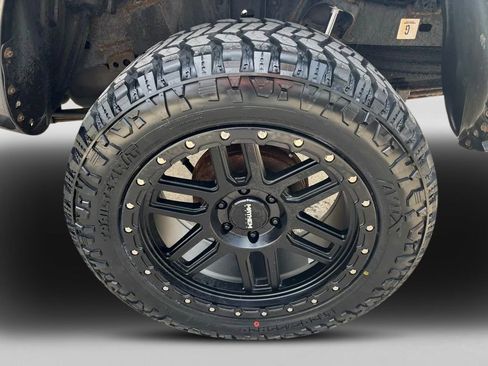Used 2020 Toyota Tacoma SR AWD/4WD image 12