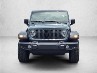Used 2025 Jeep Gladiator Sport AWD/4WD video 2