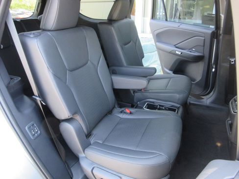 New 2026 Lexus TX 500h AWD image 18