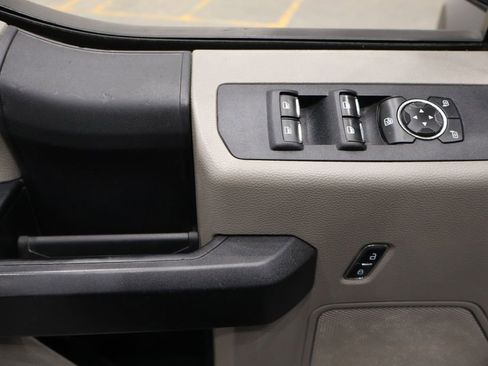 Used 2018 Ford F550 2WD Crew Cab Super Duty image 14