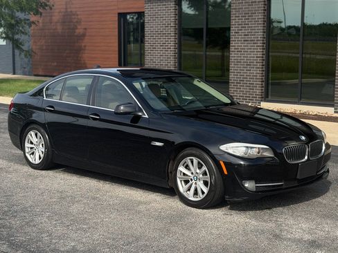 Used 2011 BMW 528i Sedan RWD image 1