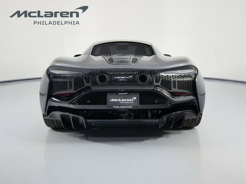 Used 2023 McLaren Artura image 6