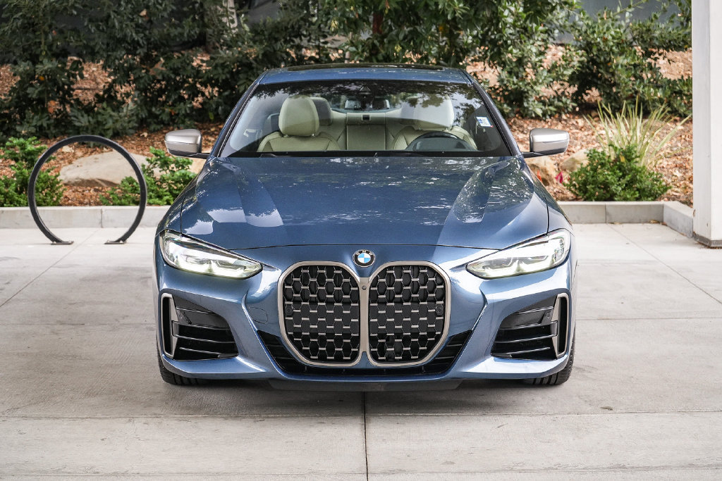 Used 2023 BMW M440i Coupe w/ Premium Package RWD image 2