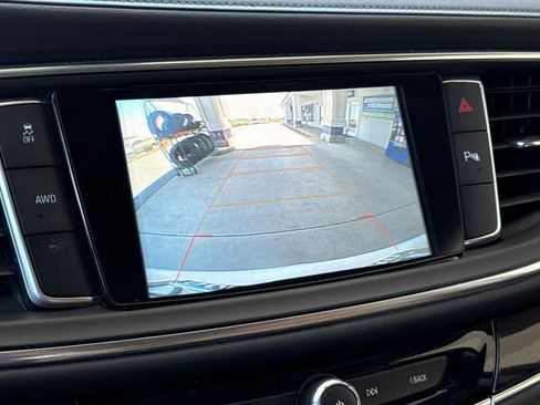 Used 2018 Buick Enclave Essence AWD/4WD image 24
